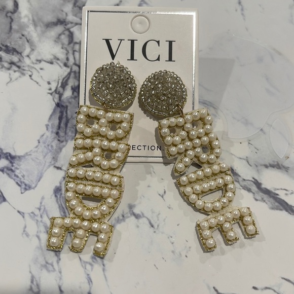 NEW 💥Bridal Gift💥 Pearl Crystal Rhinestone Bride to Be Drop Statement Earrings - Picture 1 of 4